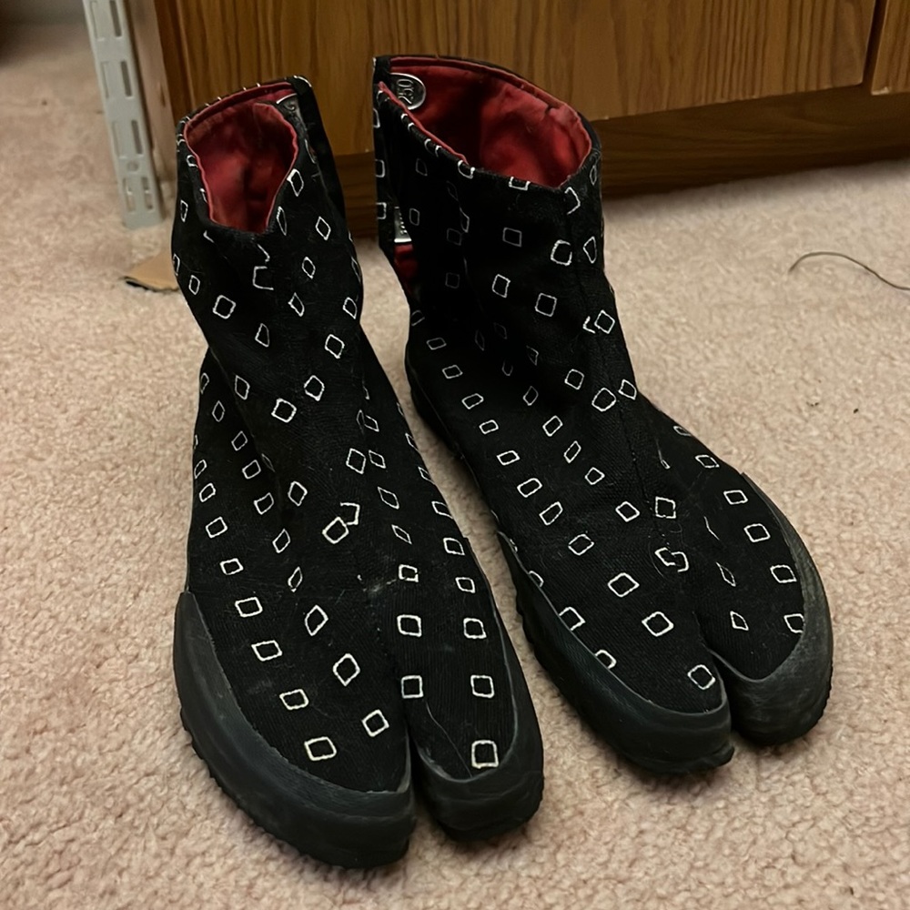 Japanese “jikatabi” shoes from Kyoto